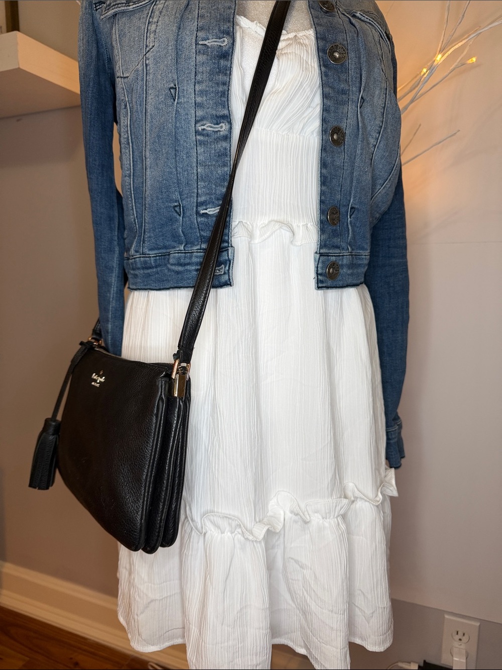 Kate Spade EUC black pebble, leather w/ tassel pleated for plenty of storage